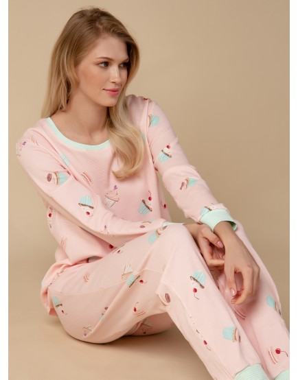 Женская розовая пижама с принтом